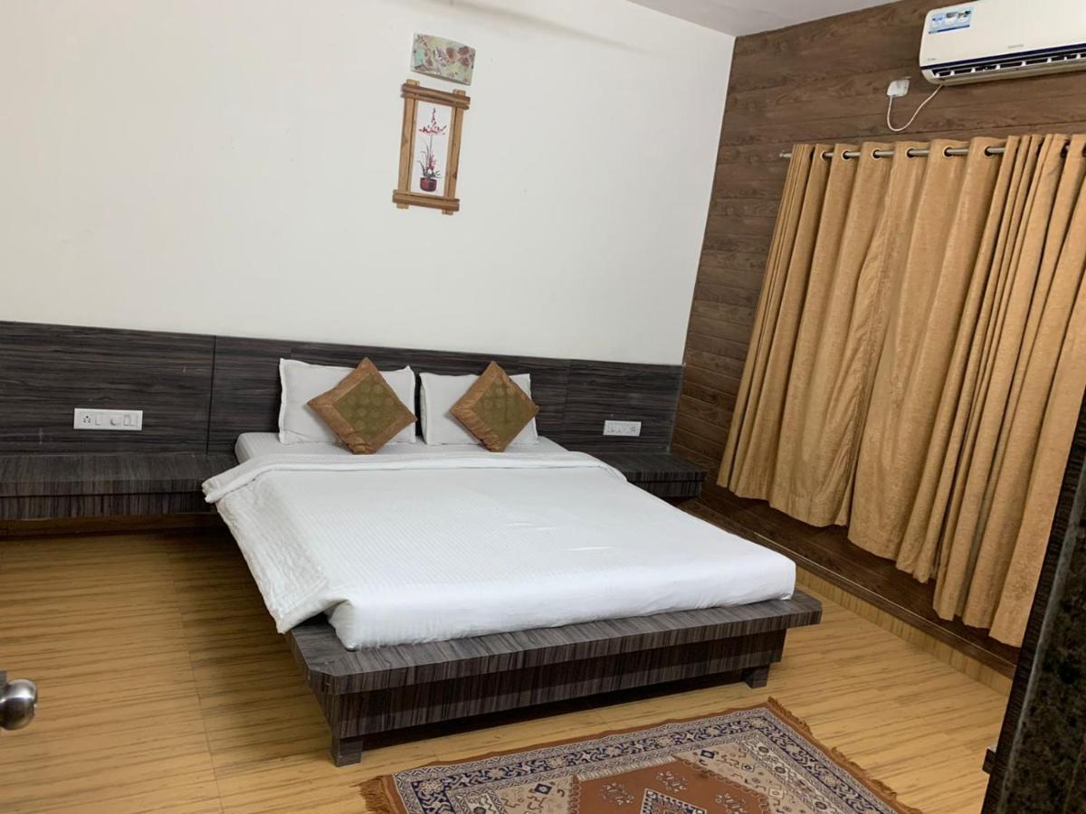 Ruturaj Inn Alībāg Exteriör bild